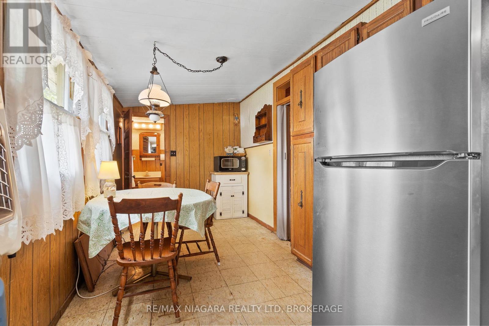 12211 LAKESHORE ROAD - 17