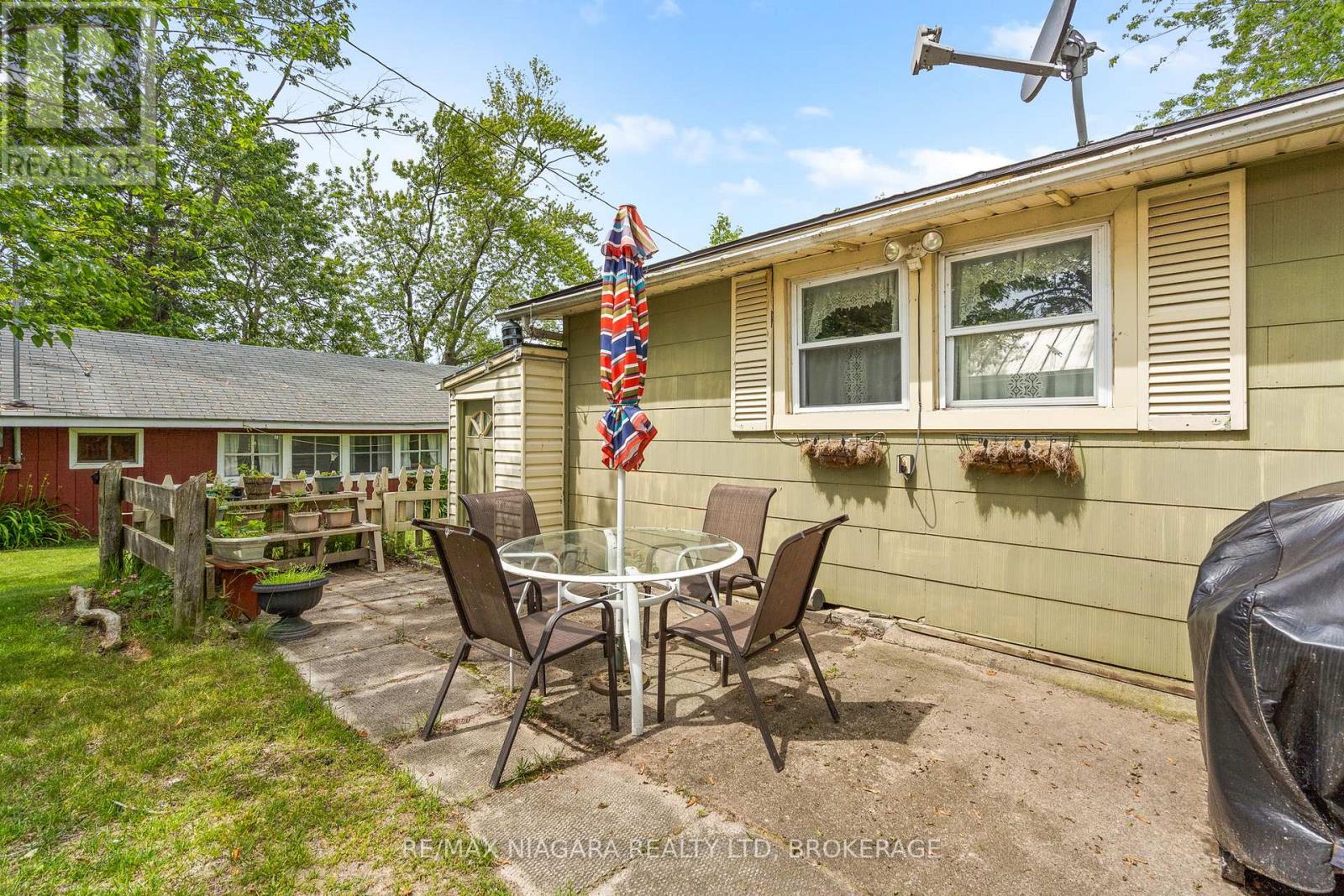 12211 LAKESHORE ROAD - 3