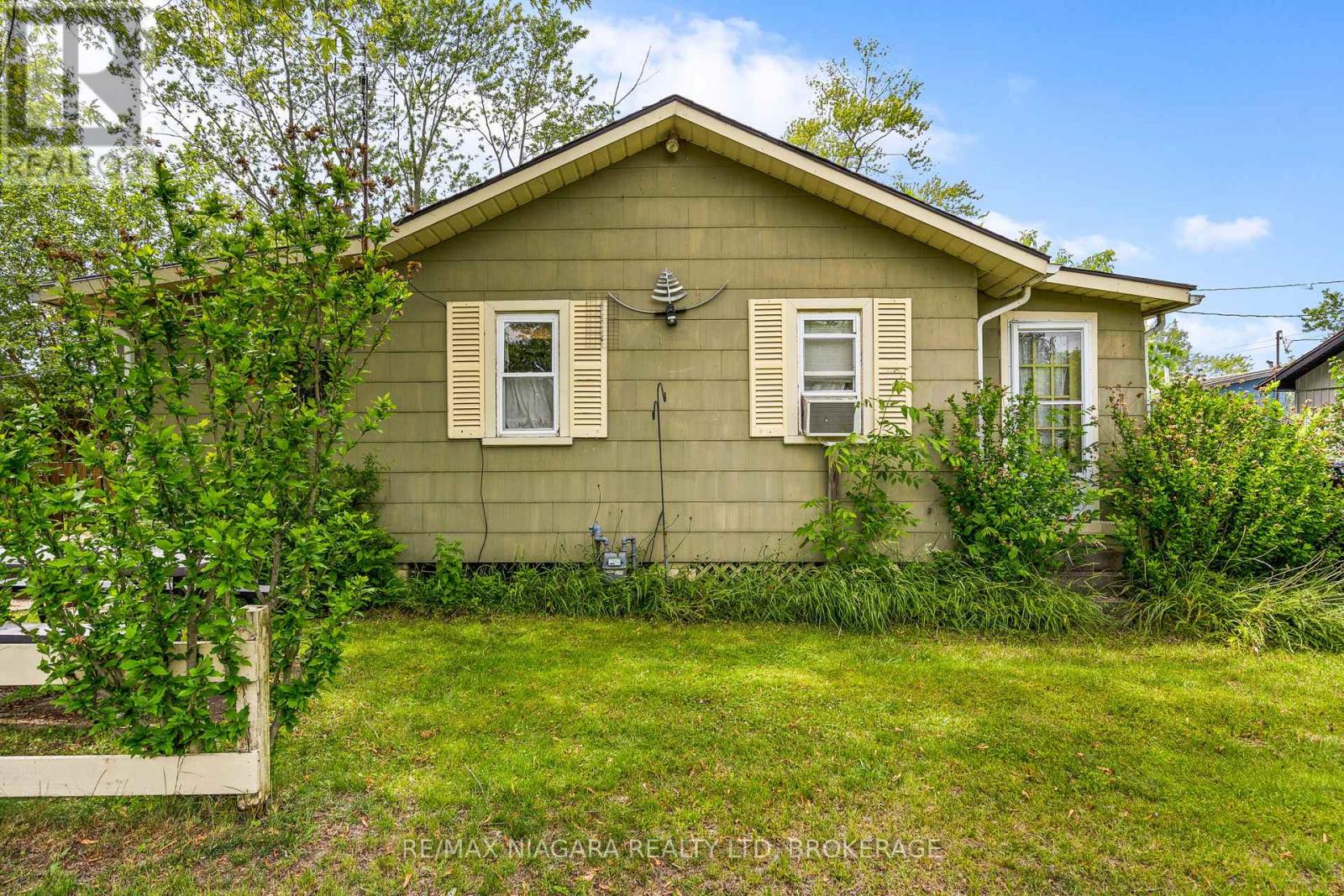 12211 LAKESHORE ROAD - 4