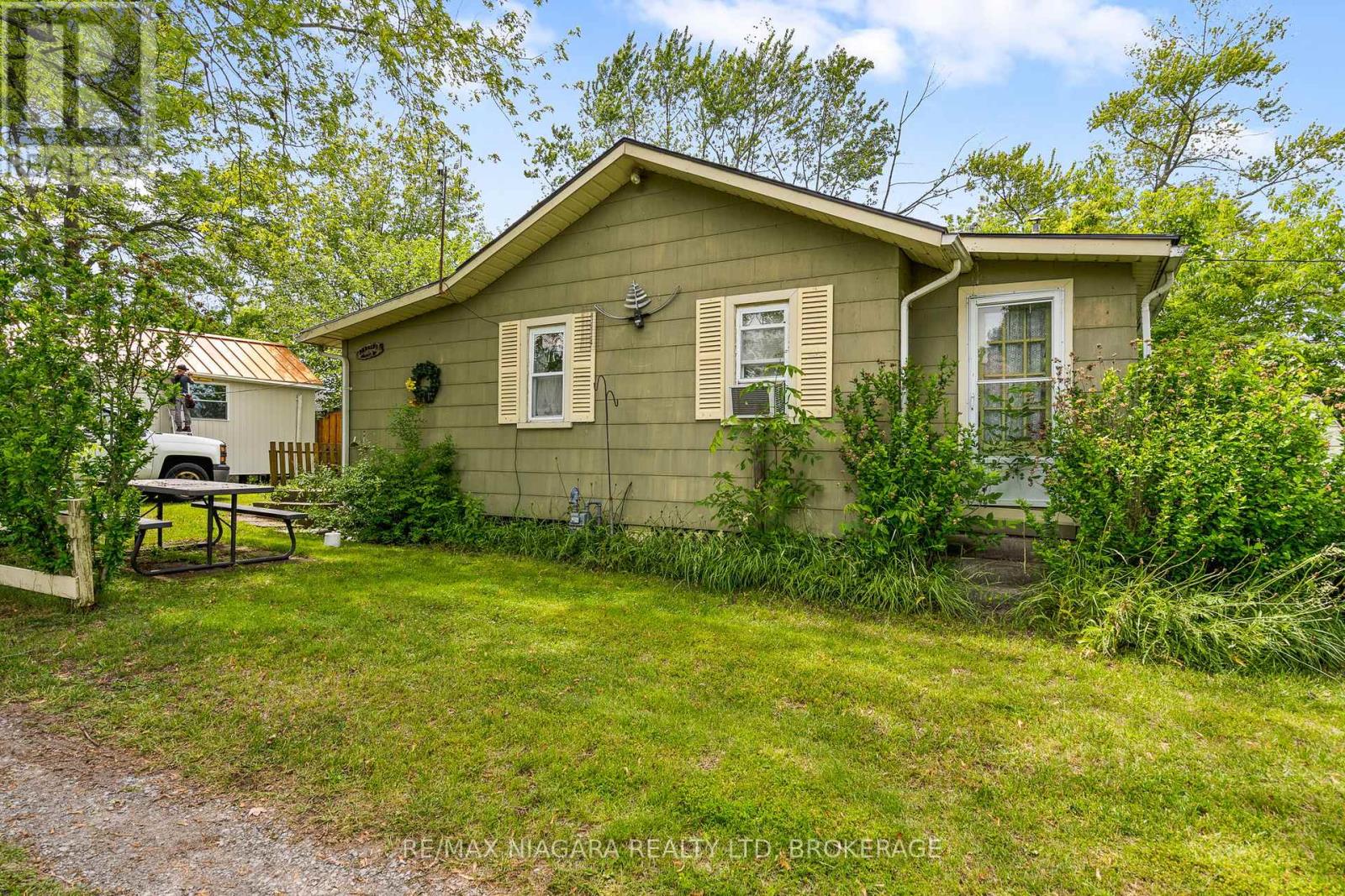 12211 LAKESHORE ROAD - 5