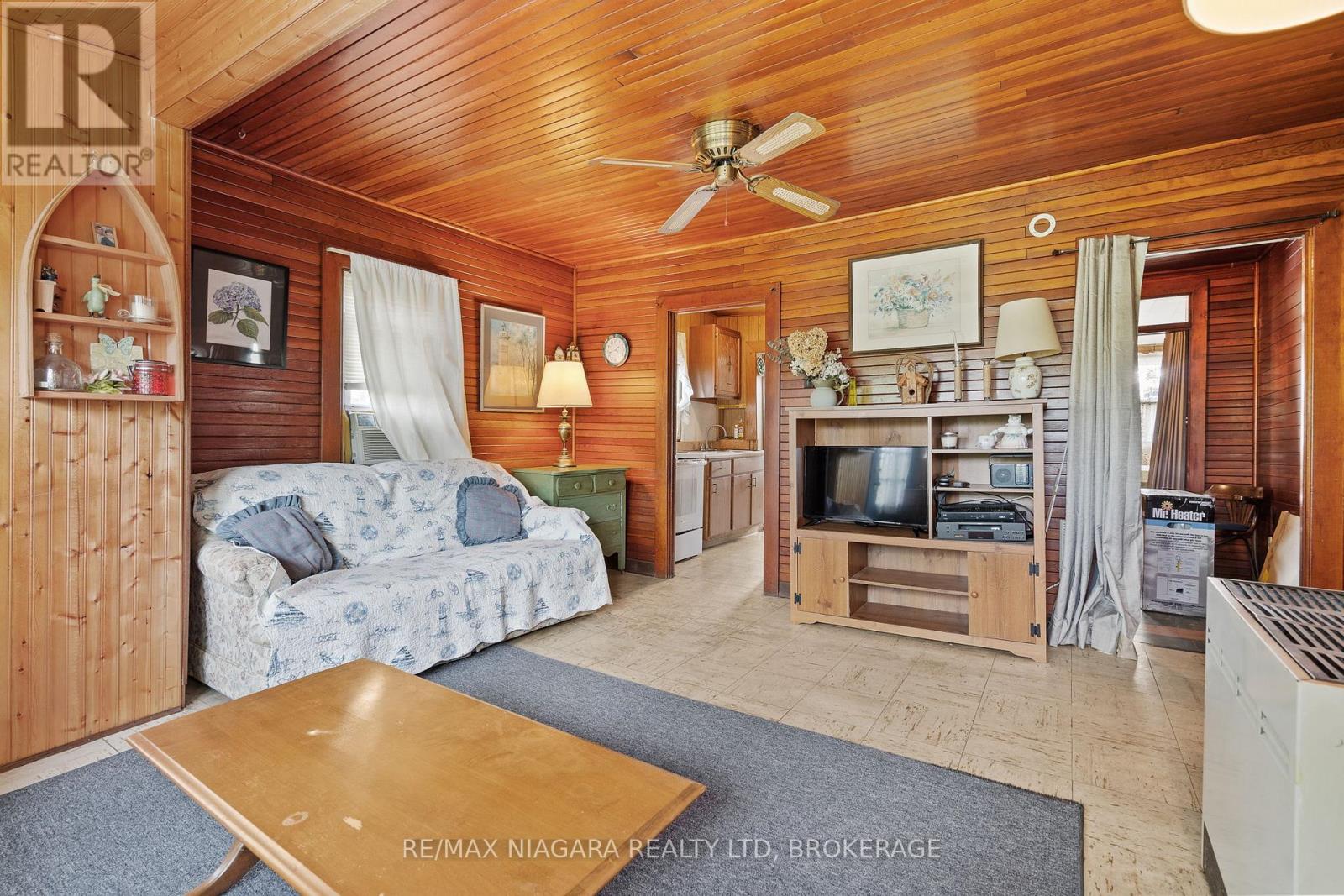 12211 LAKESHORE ROAD - 9