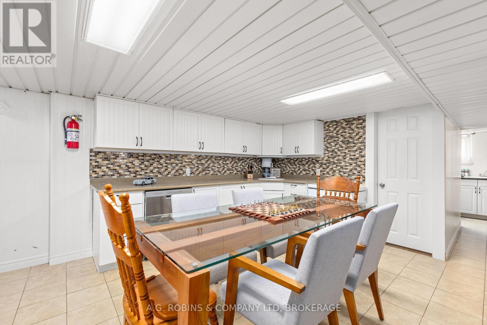 178 ROSEMOUNT AVENUE - Image 27
