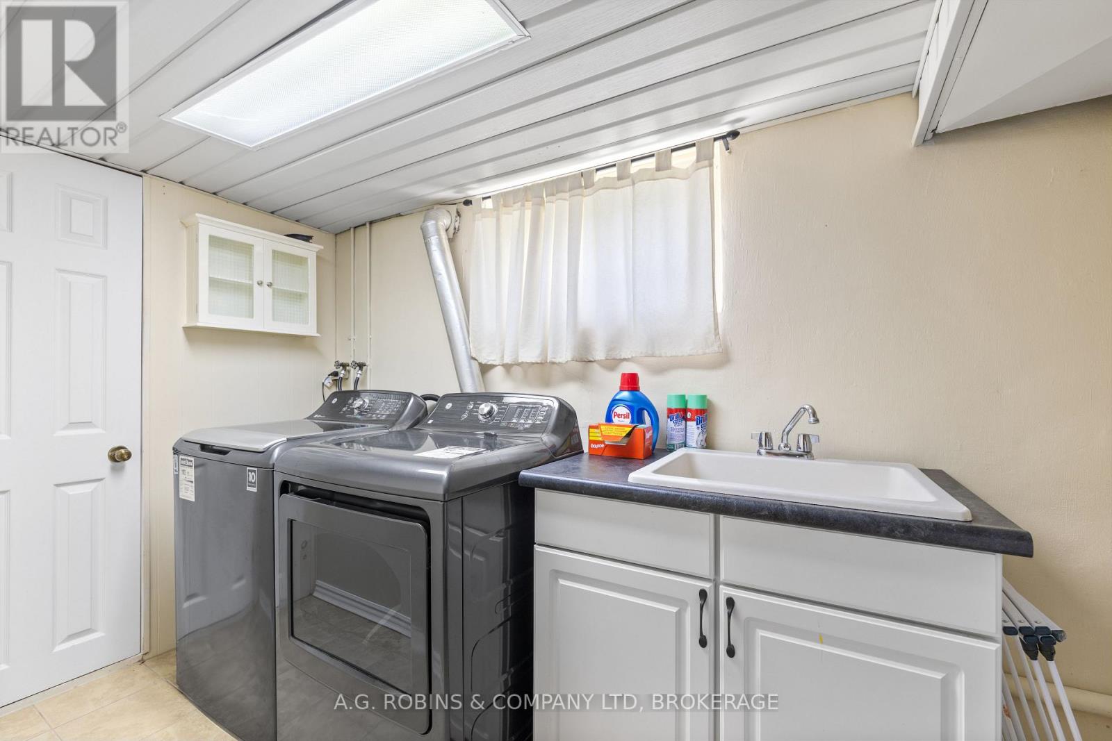 178 ROSEMOUNT AVENUE - Image 33