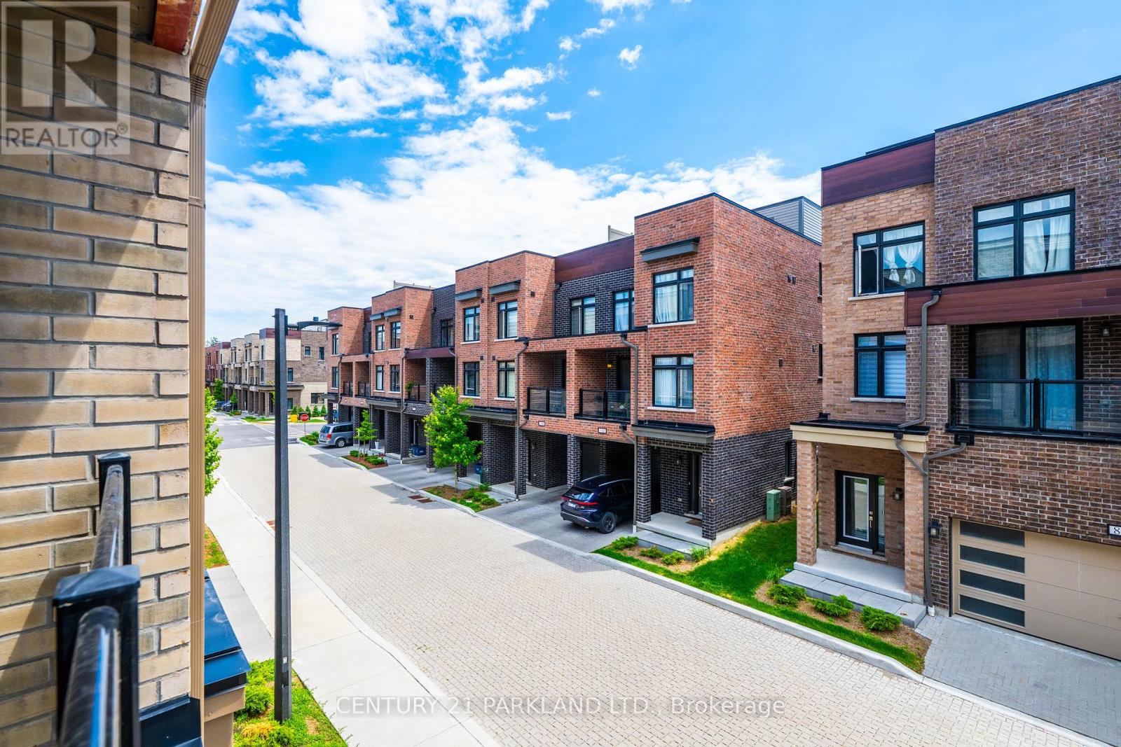 #1402 1865 PICKERING PARKWAY - 35