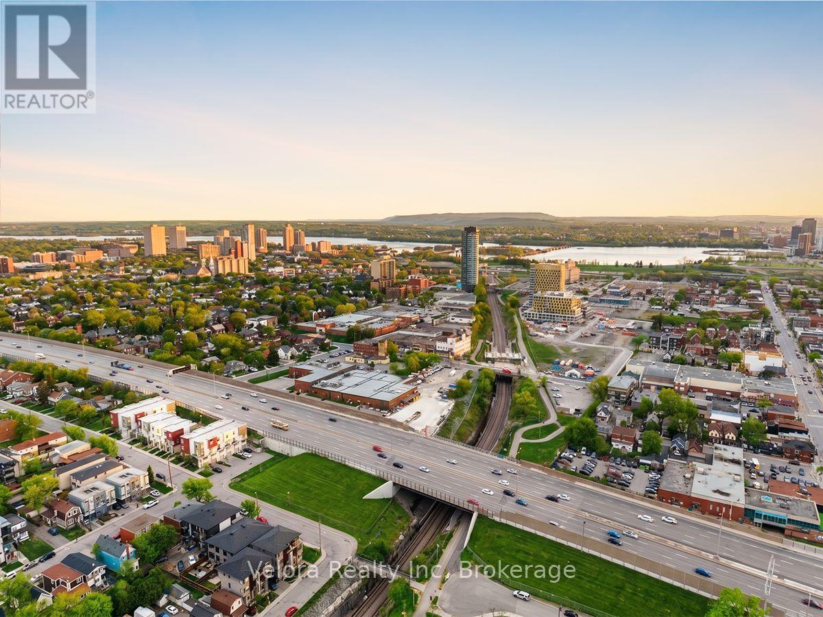 3 Bed, 3 Bath House for Sale in Ottawa – 63F YOUNG STREET, Ottawa – MLS# X13464448 - Image 37