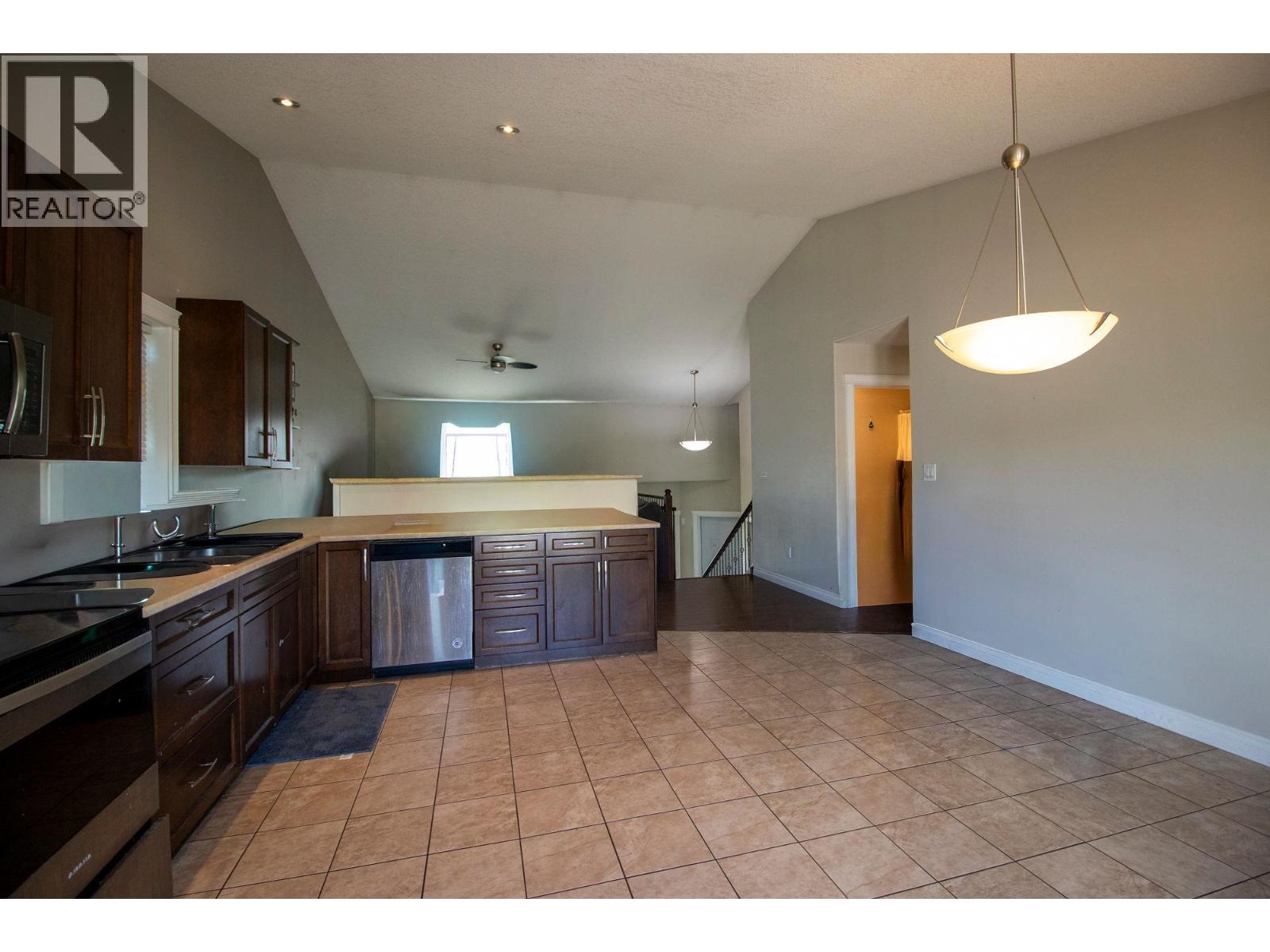 9704 118 AVENUE - 14