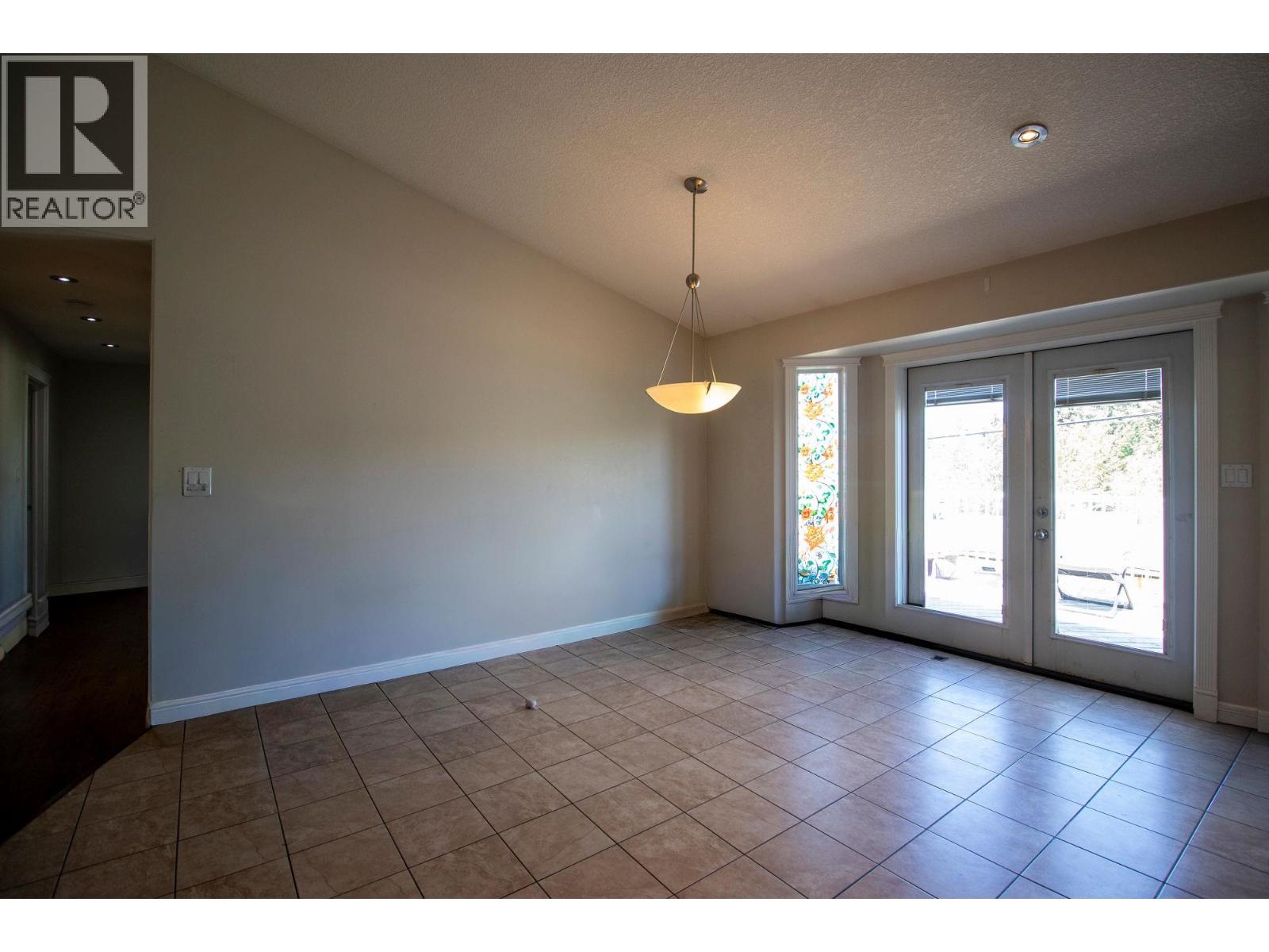 9704 118 AVENUE - 15