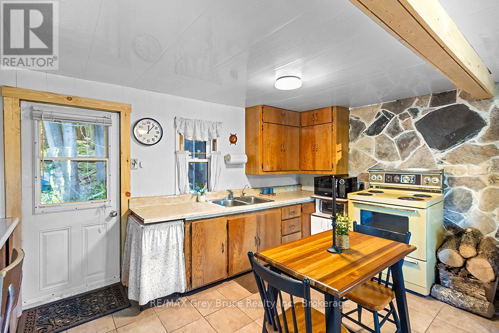 609 STOKES BAY ROAD - 9