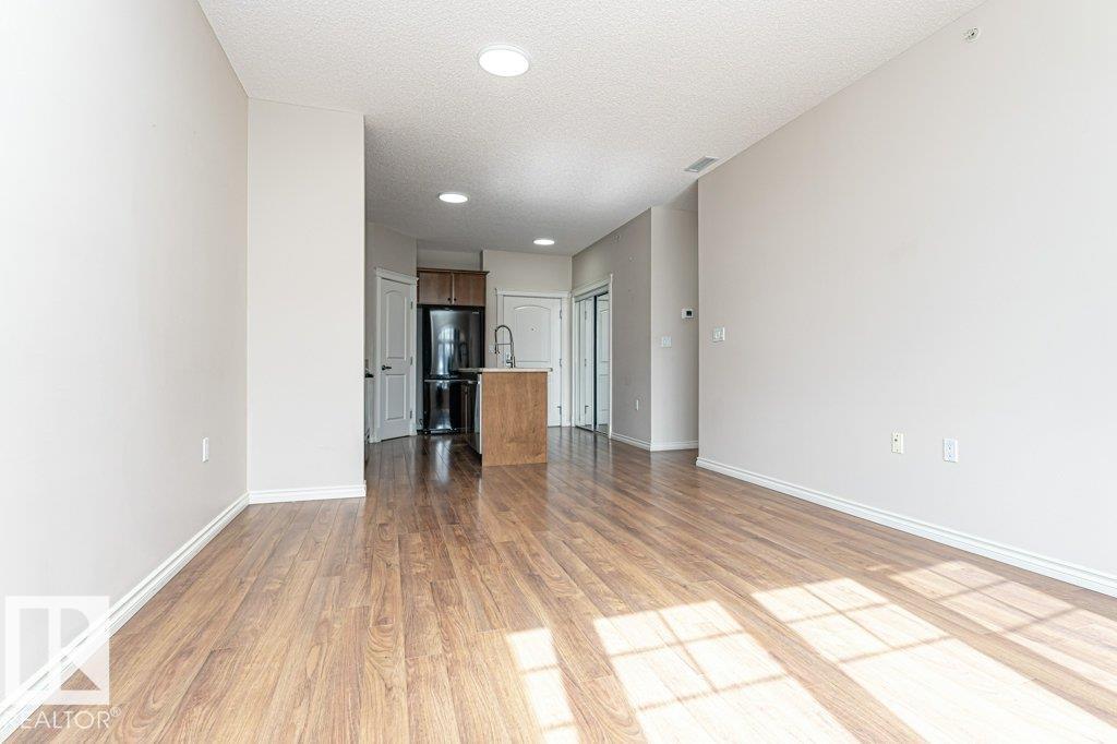 #404 9820 165 ST NW - 11