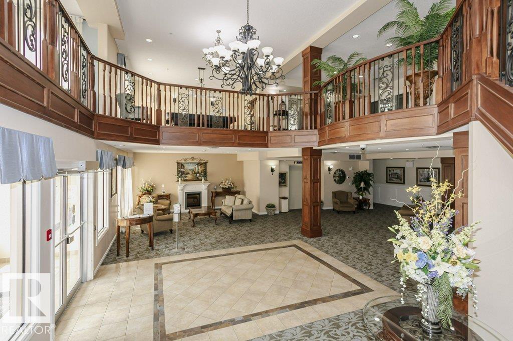 #404 9820 165 ST NW - 40