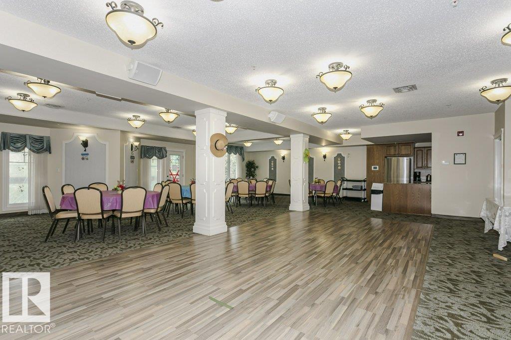 #404 9820 165 ST NW - 44
