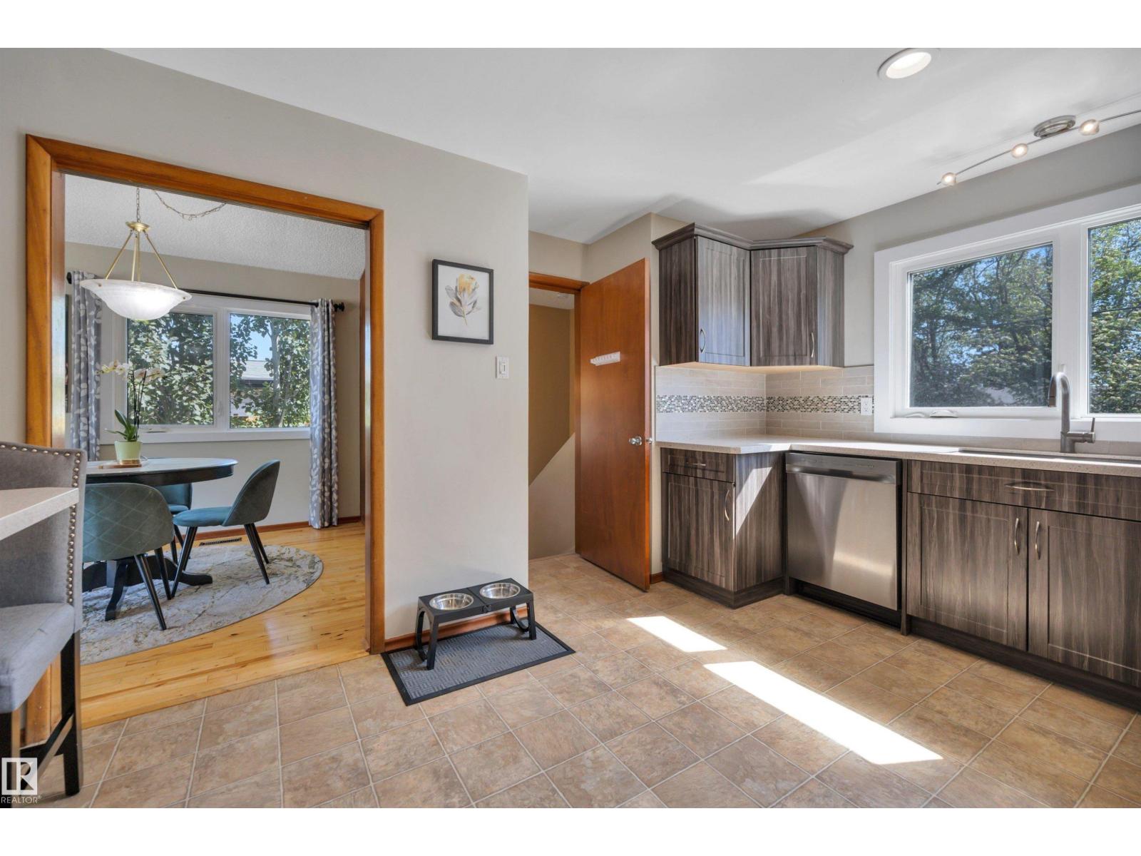 9835 74 ST NW - 20