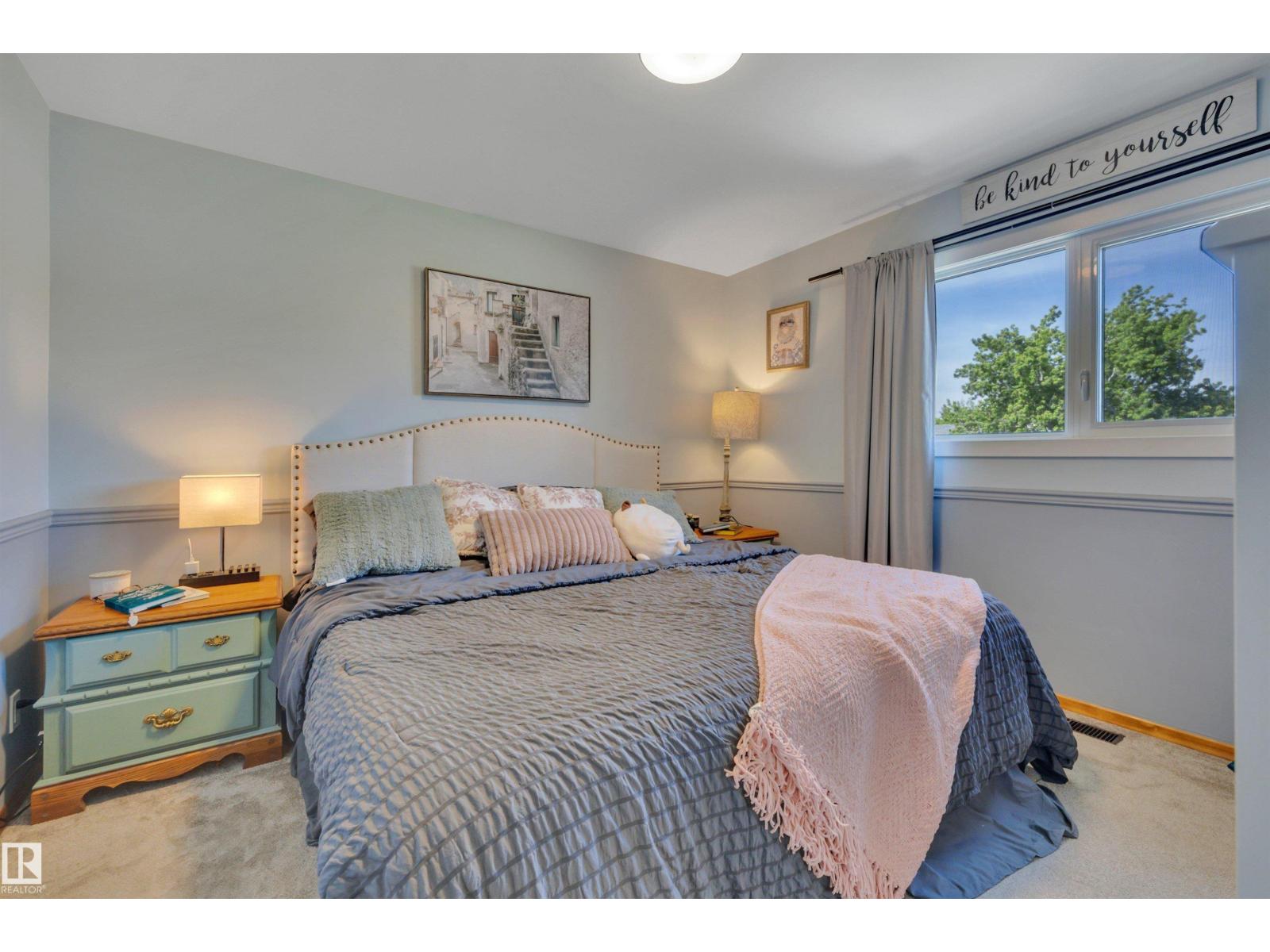 9835 74 ST NW - 22