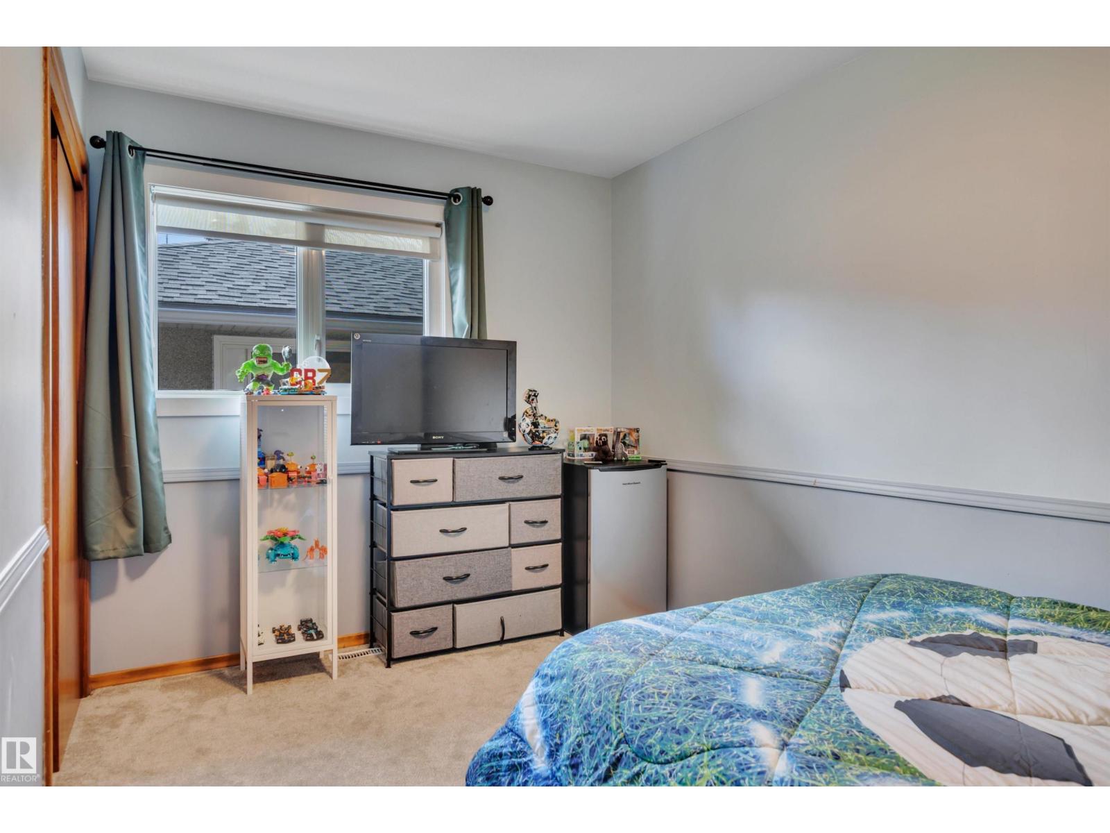 9835 74 ST NW - 26