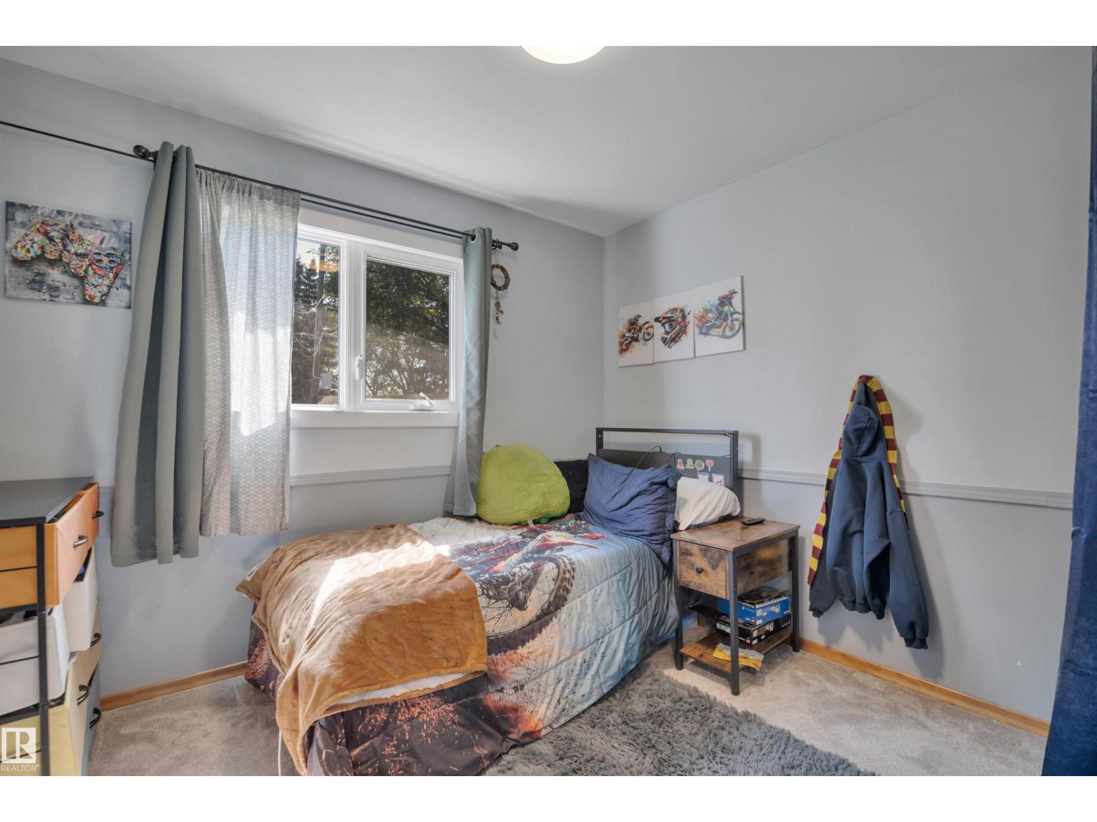 9835 74 ST NW - 28