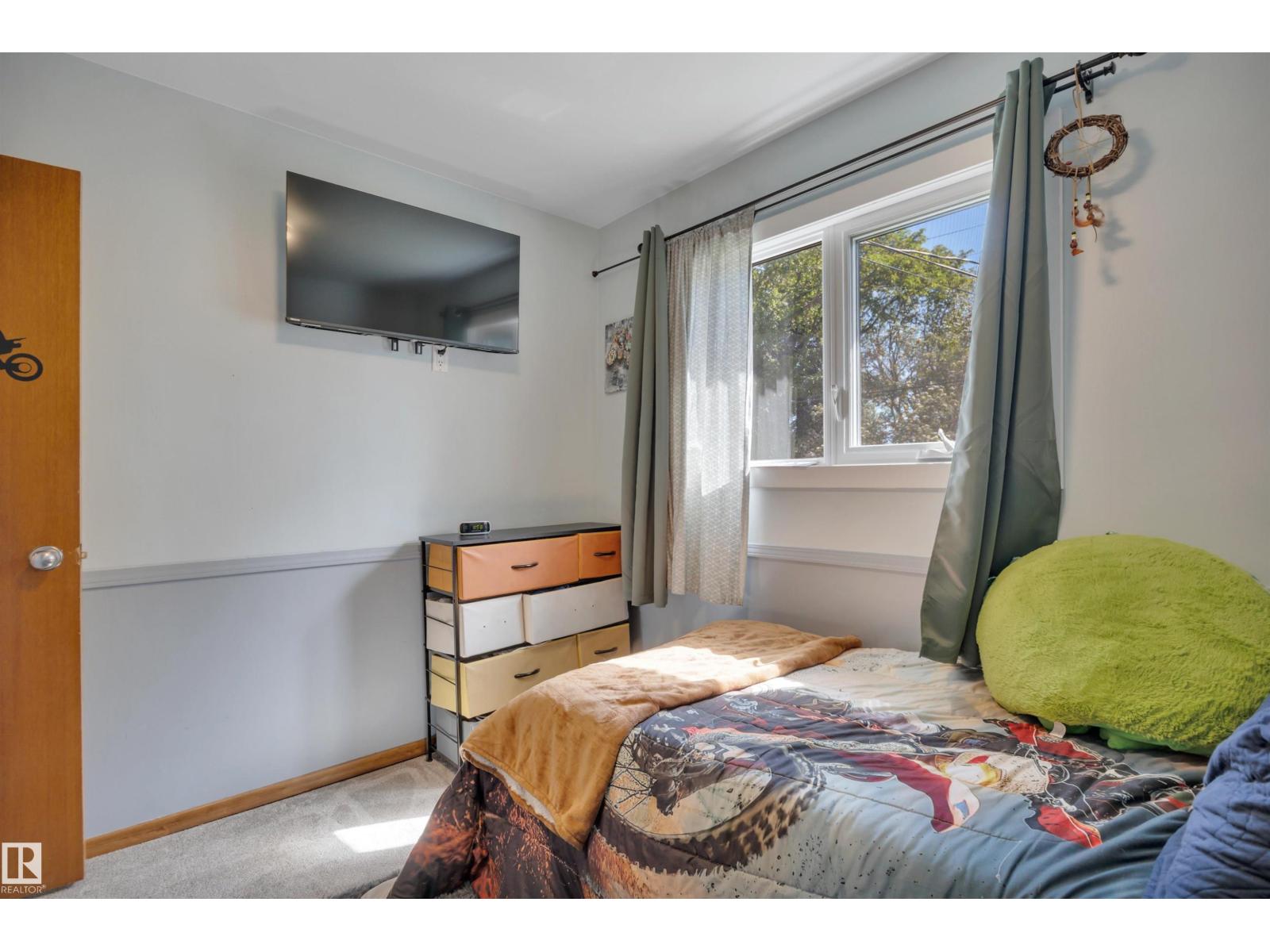 9835 74 ST NW - 29