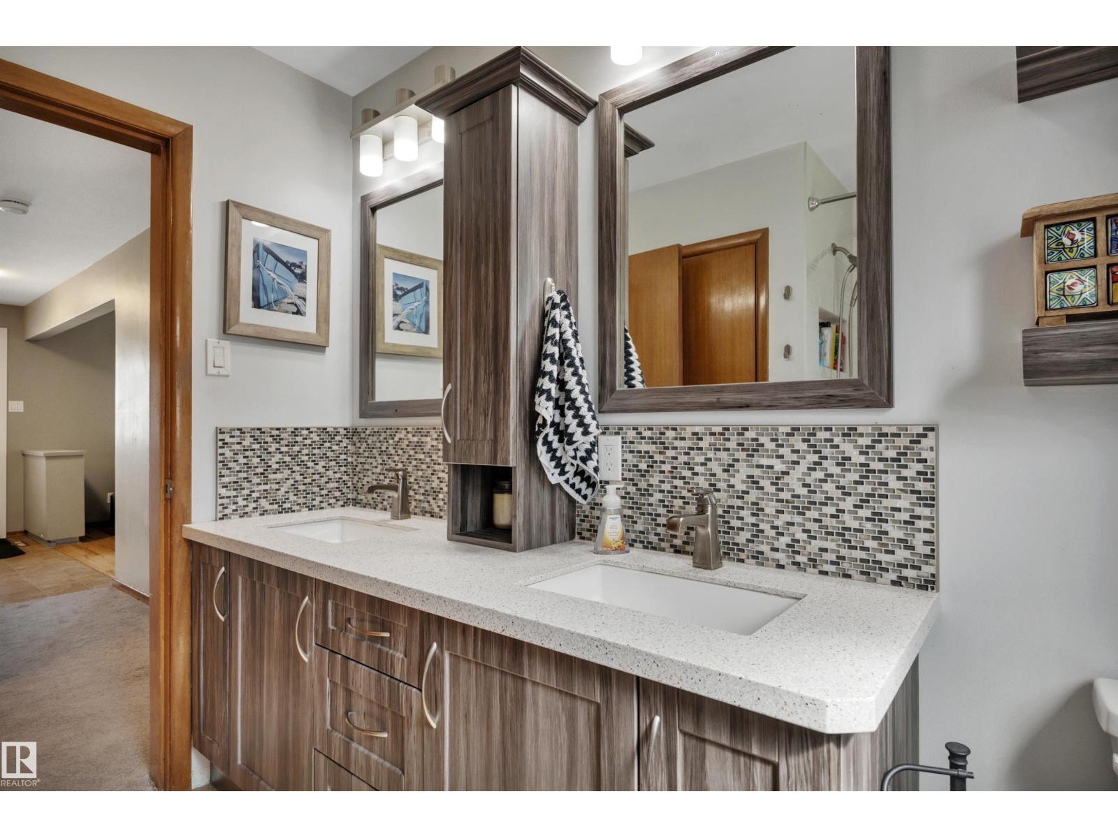 9835 74 ST NW - 33
