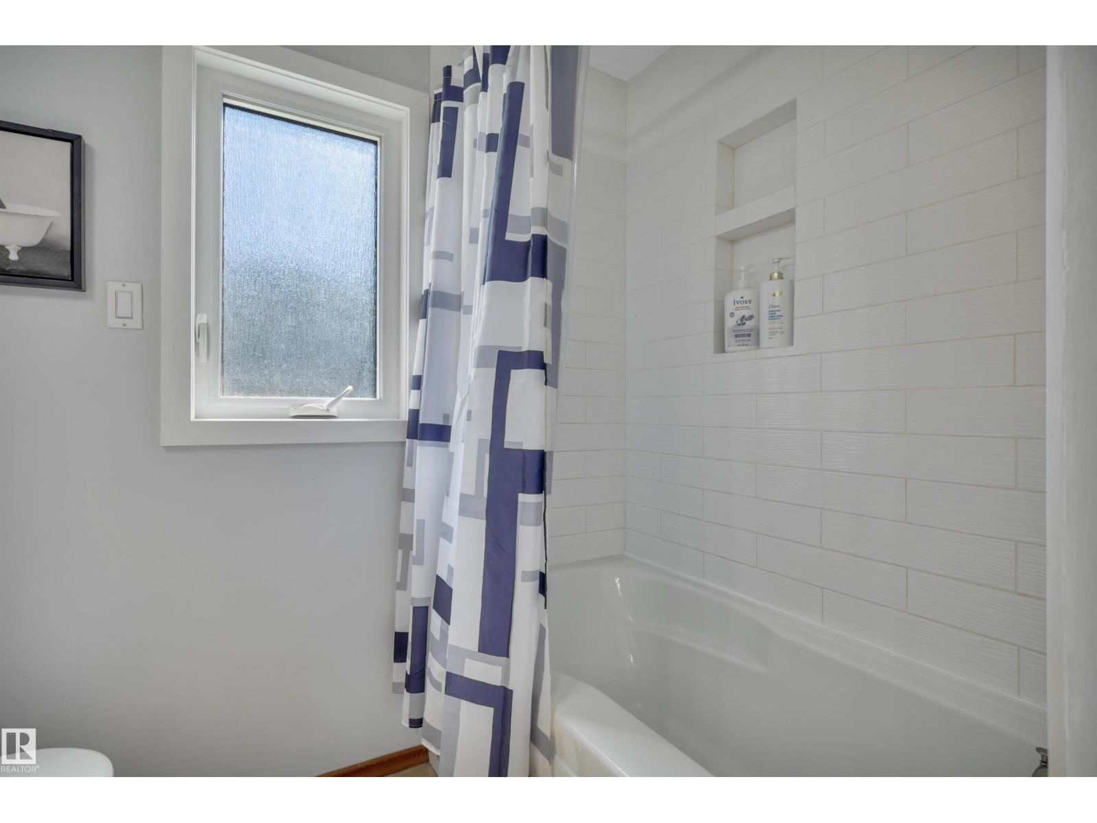 9835 74 ST NW - 34