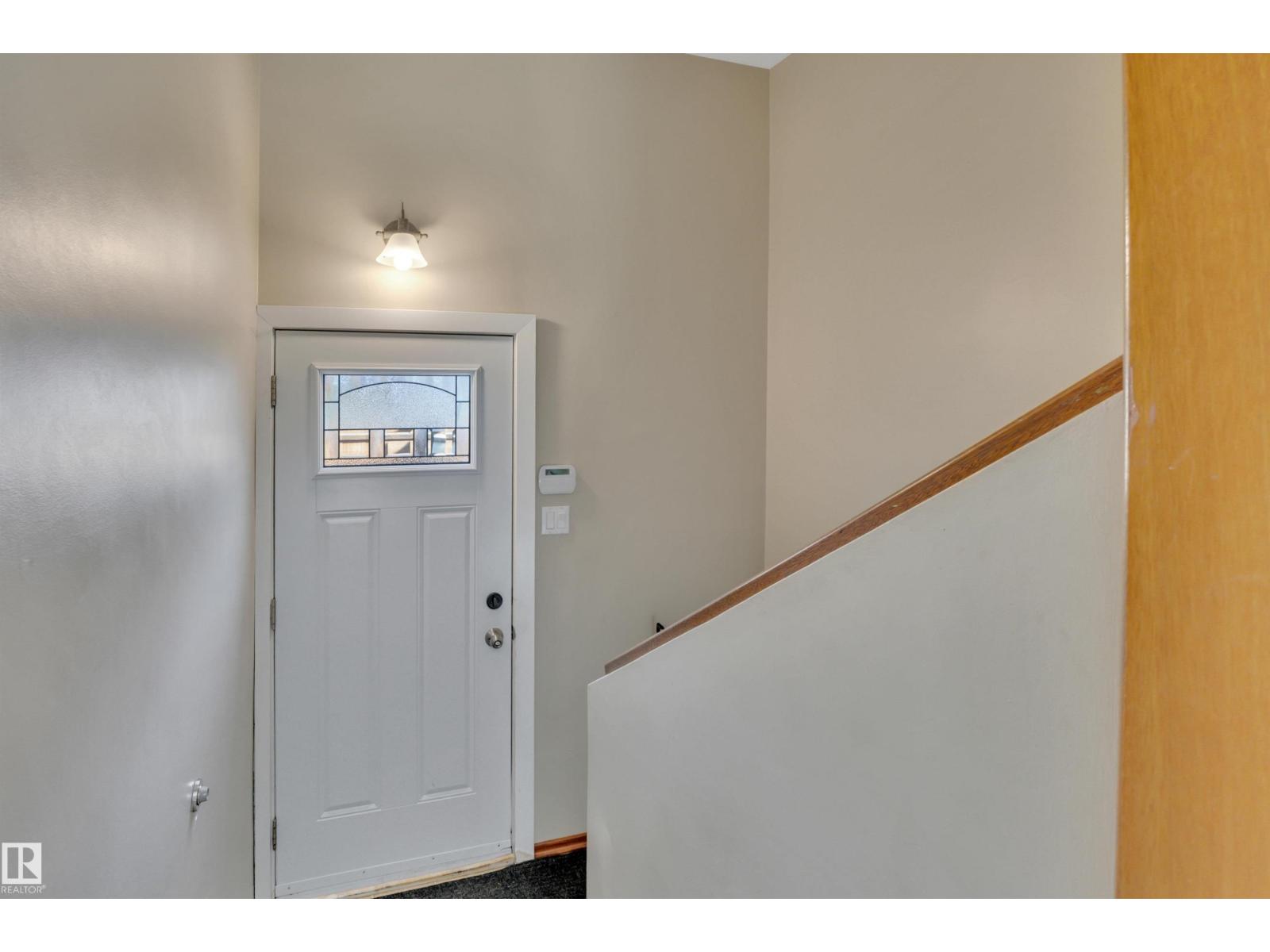 9835 74 ST NW - 35