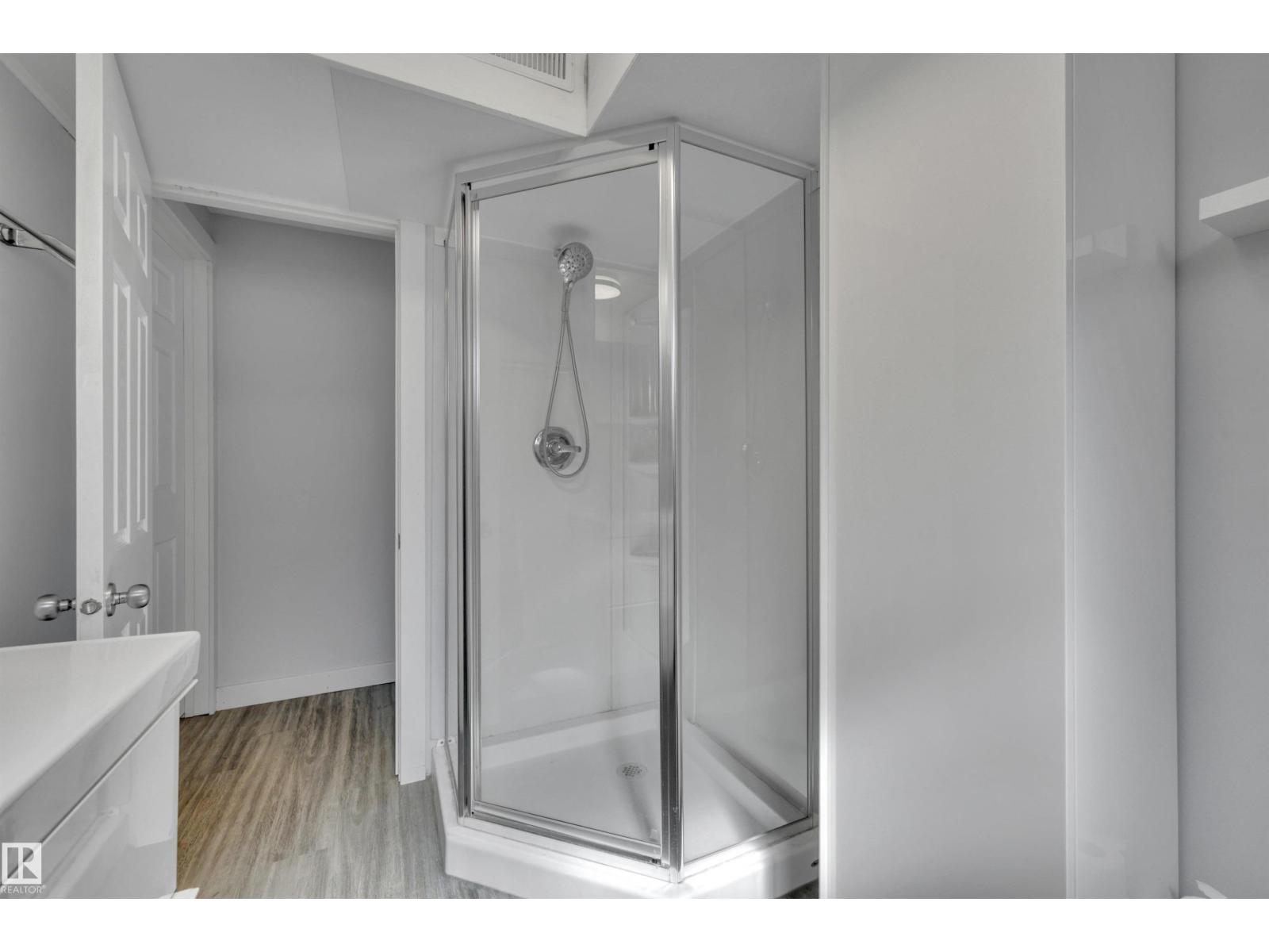 9835 74 ST NW - 40