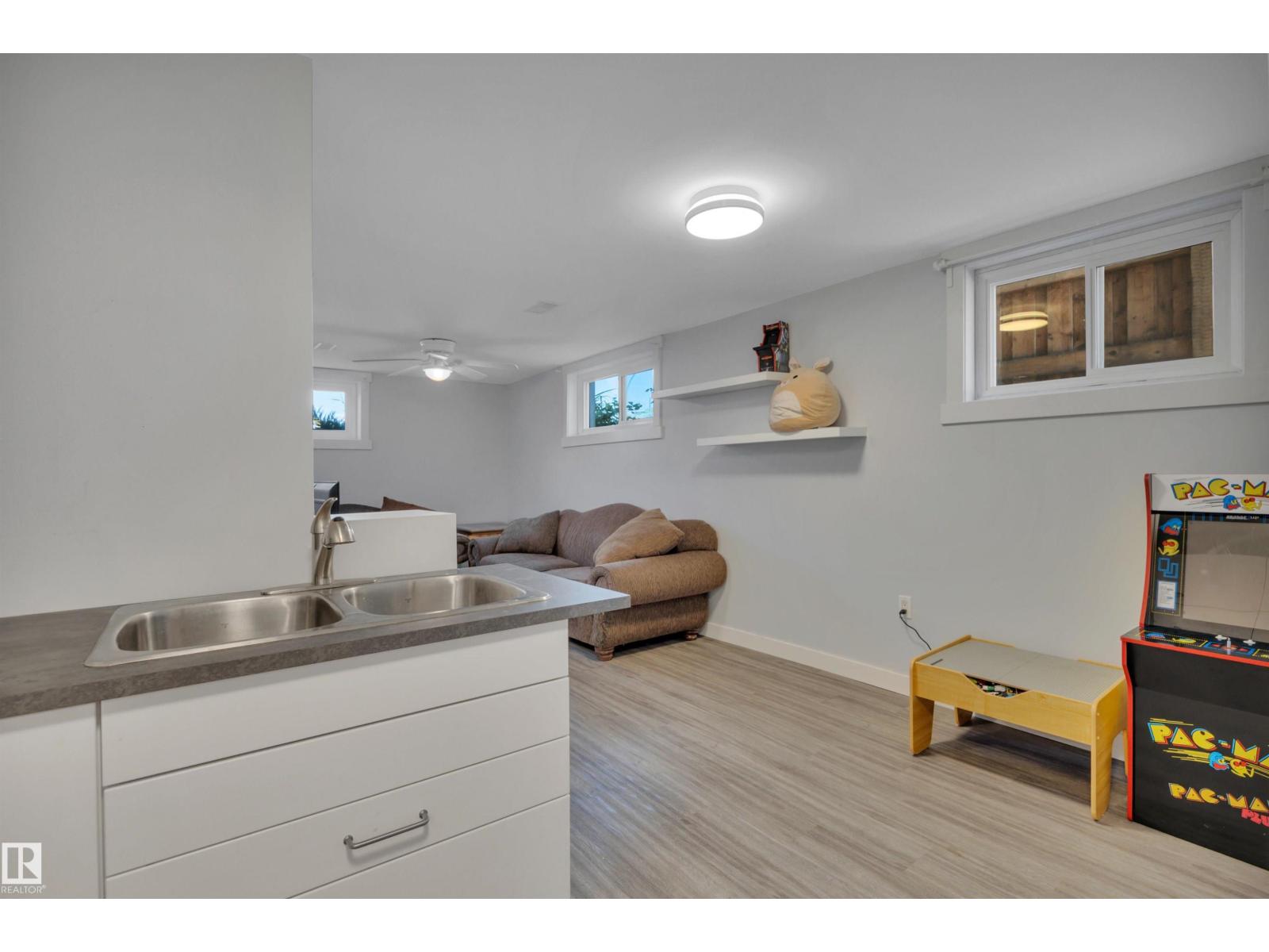 9835 74 ST NW - 45