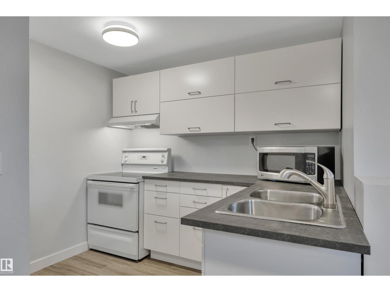 9835 74 ST NW - 46