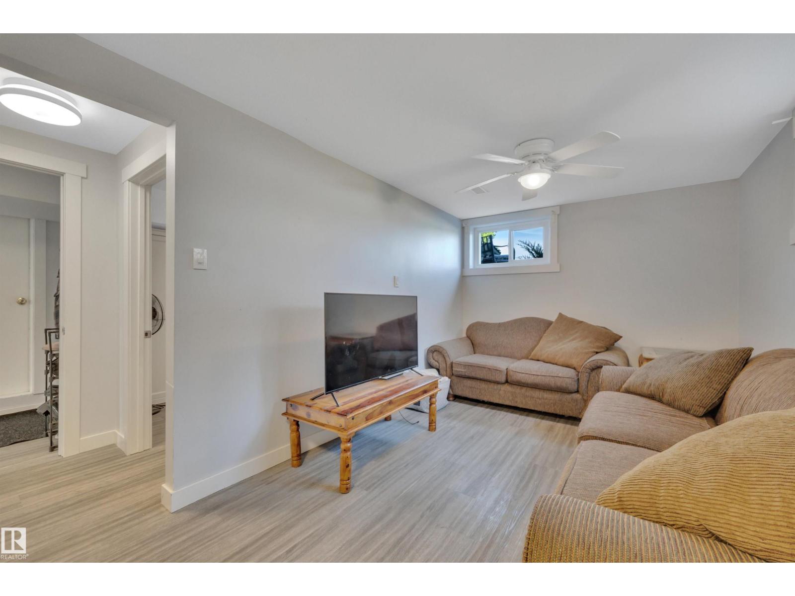 9835 74 ST NW - 47