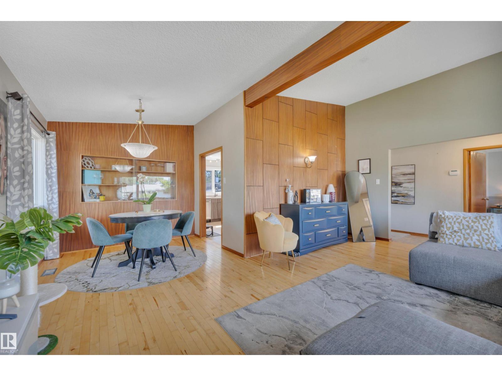 9835 74 ST NW - photo 5