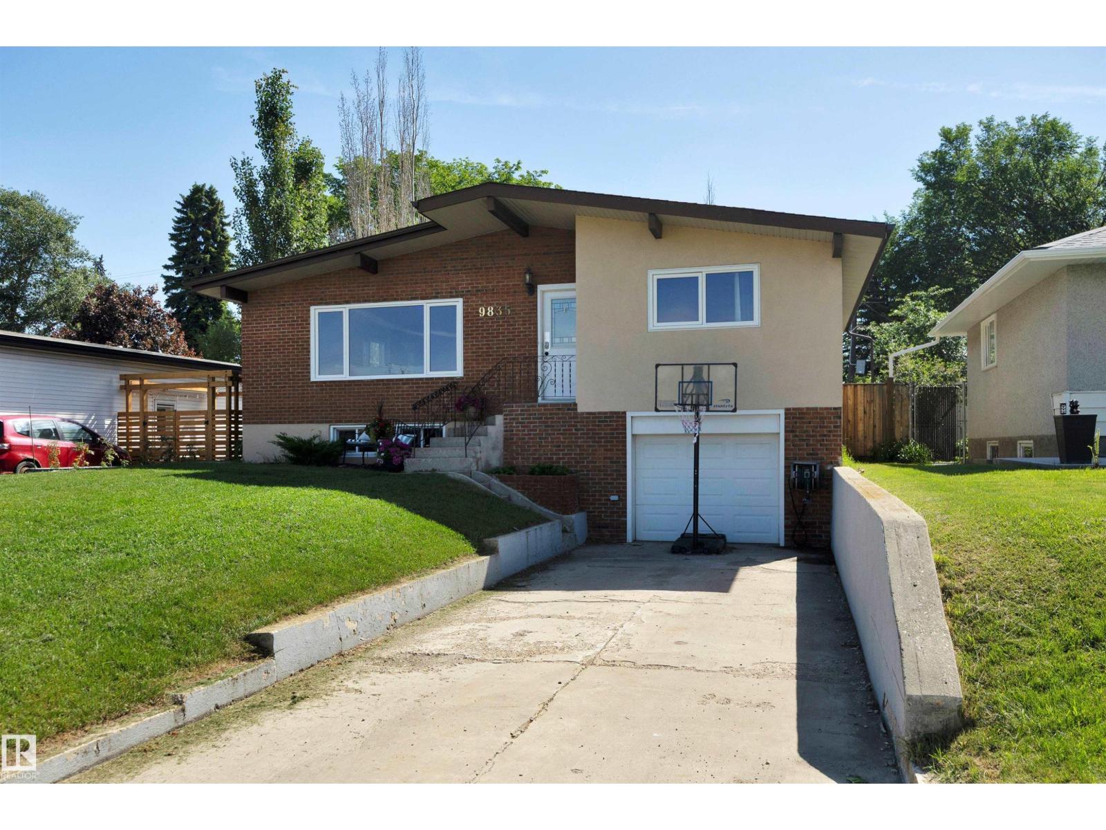 9835 74 ST NW - 51