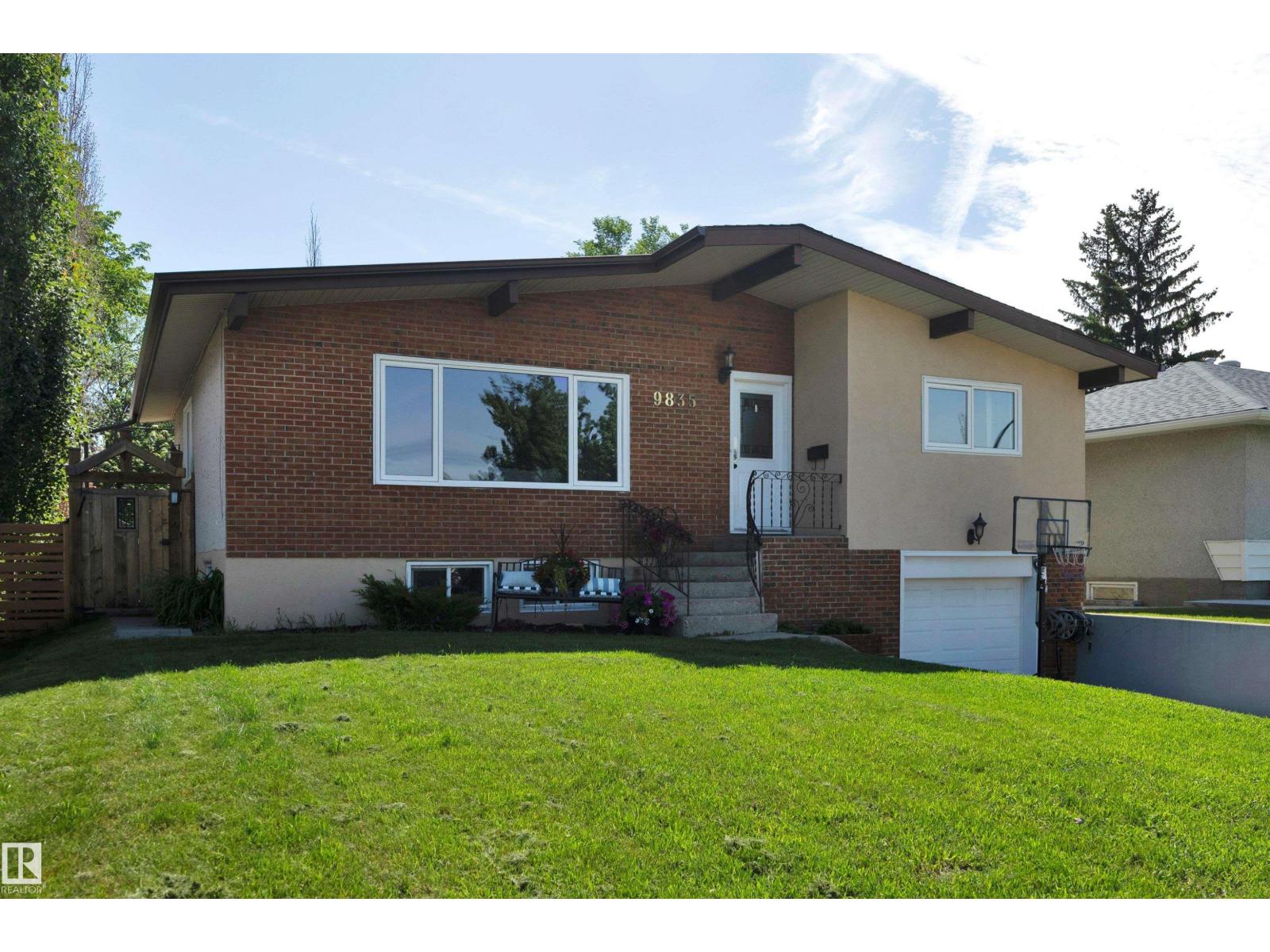 9835 74 ST NW - 52