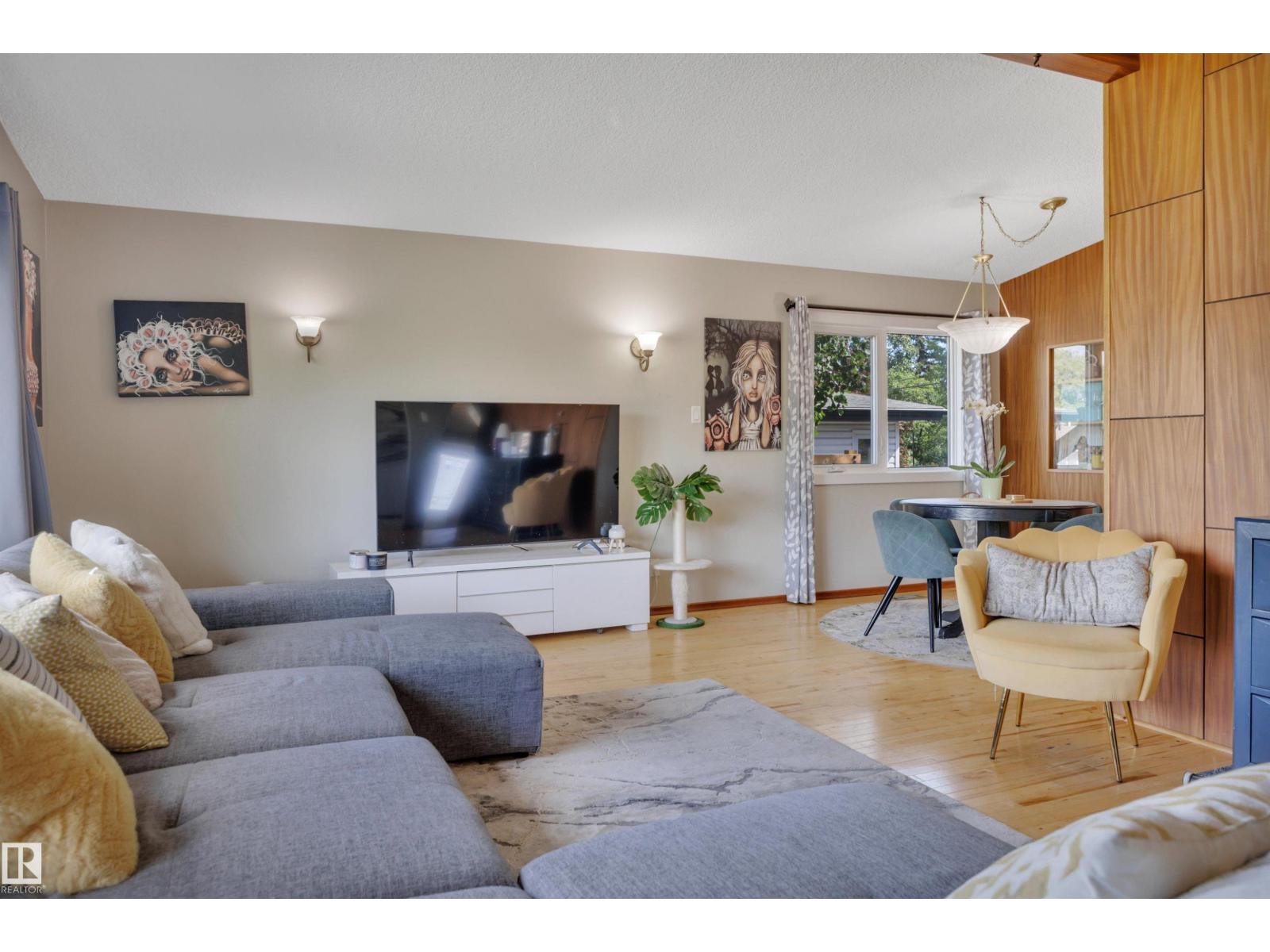 9835 74 ST NW — photo 9
