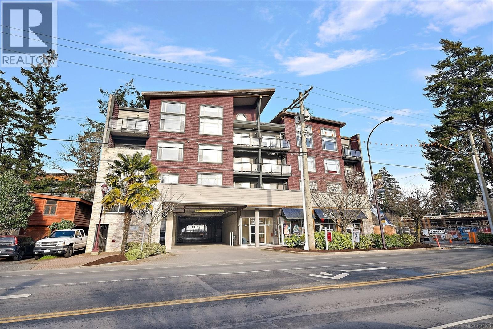 #403 844 Goldstream Ave - 19