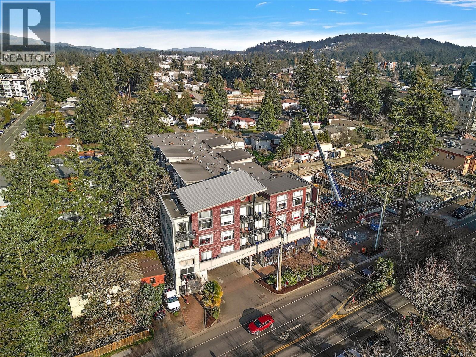 #403 844 Goldstream Ave - 21