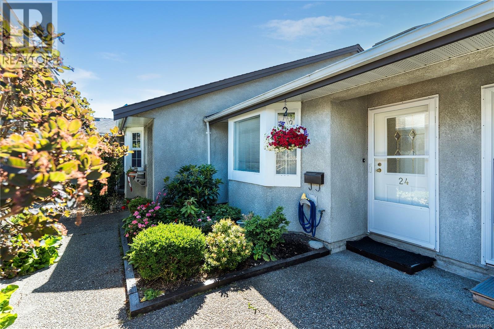 #24 2070 Amelia Ave - 21