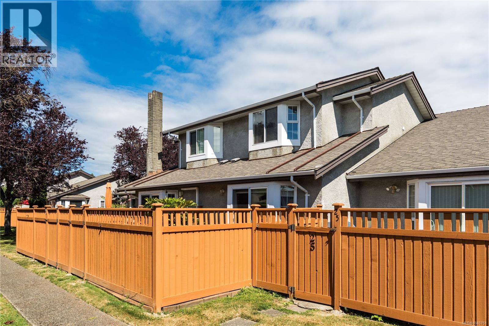 #24 2070 Amelia Ave - 25