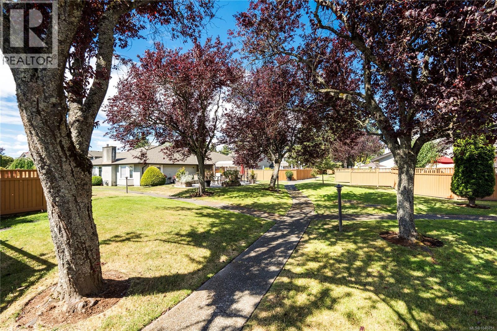 #24 2070 Amelia Ave - 26