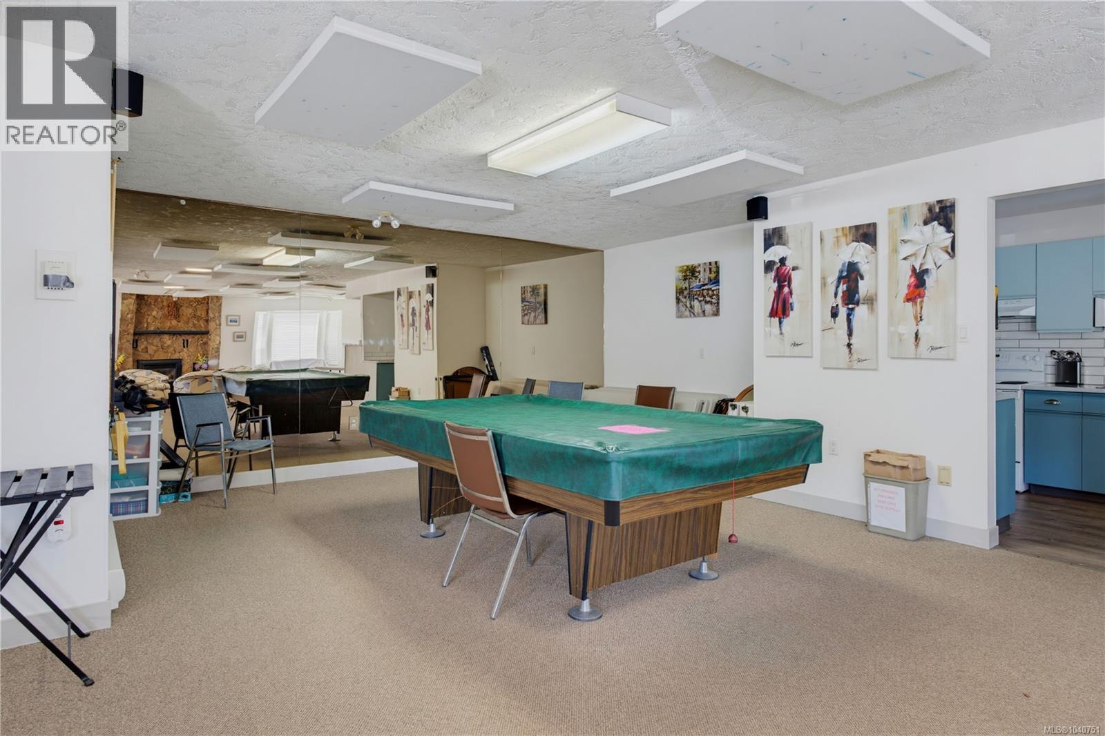 #24 2070 Amelia Ave - 31