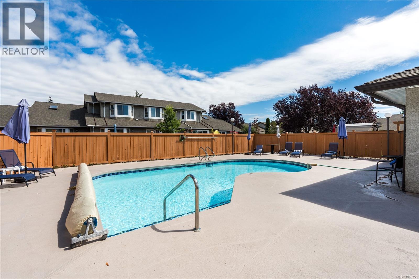 #24 2070 Amelia Ave - 35