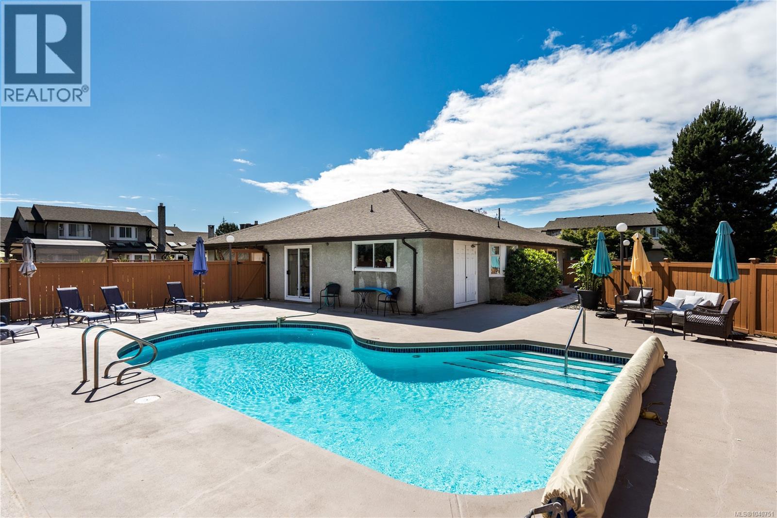 #24 2070 Amelia Ave - 36