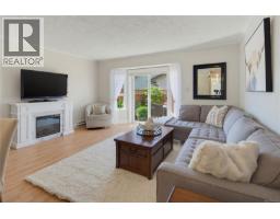 24 2070 Amelia Ave, Sidney, BC V8L4X6 Photo 13