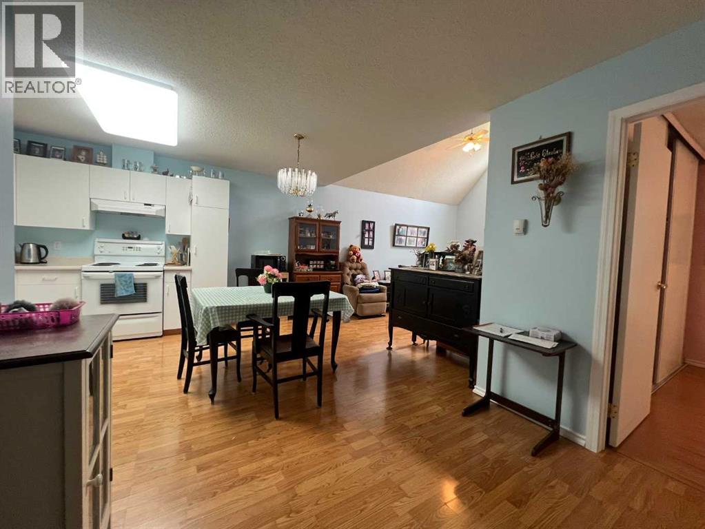 110, 722 48 Street — photo 7