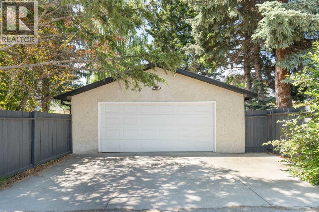 5032 Vanstone Crescent NW — photo 37
