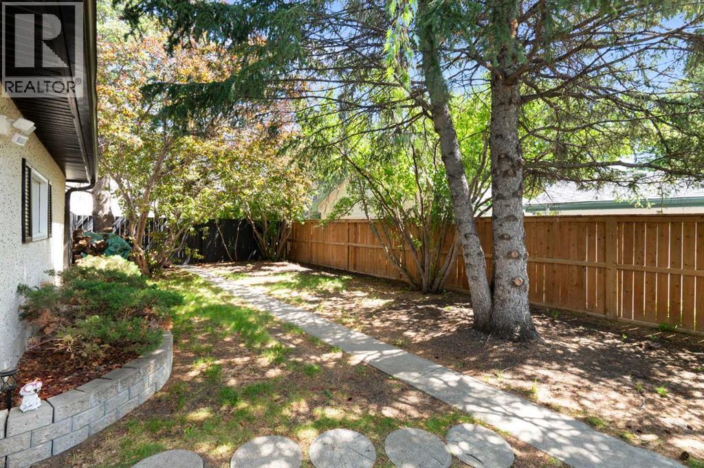 5032 Vanstone Crescent NW — photo 35