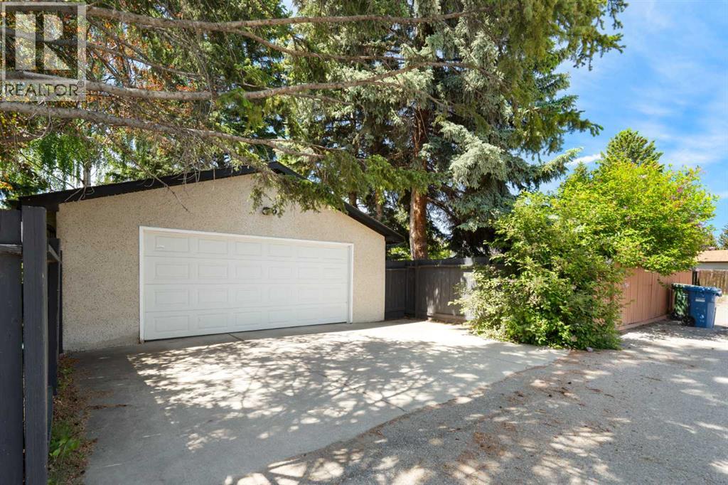 5032 Vanstone Crescent NW — photo 38