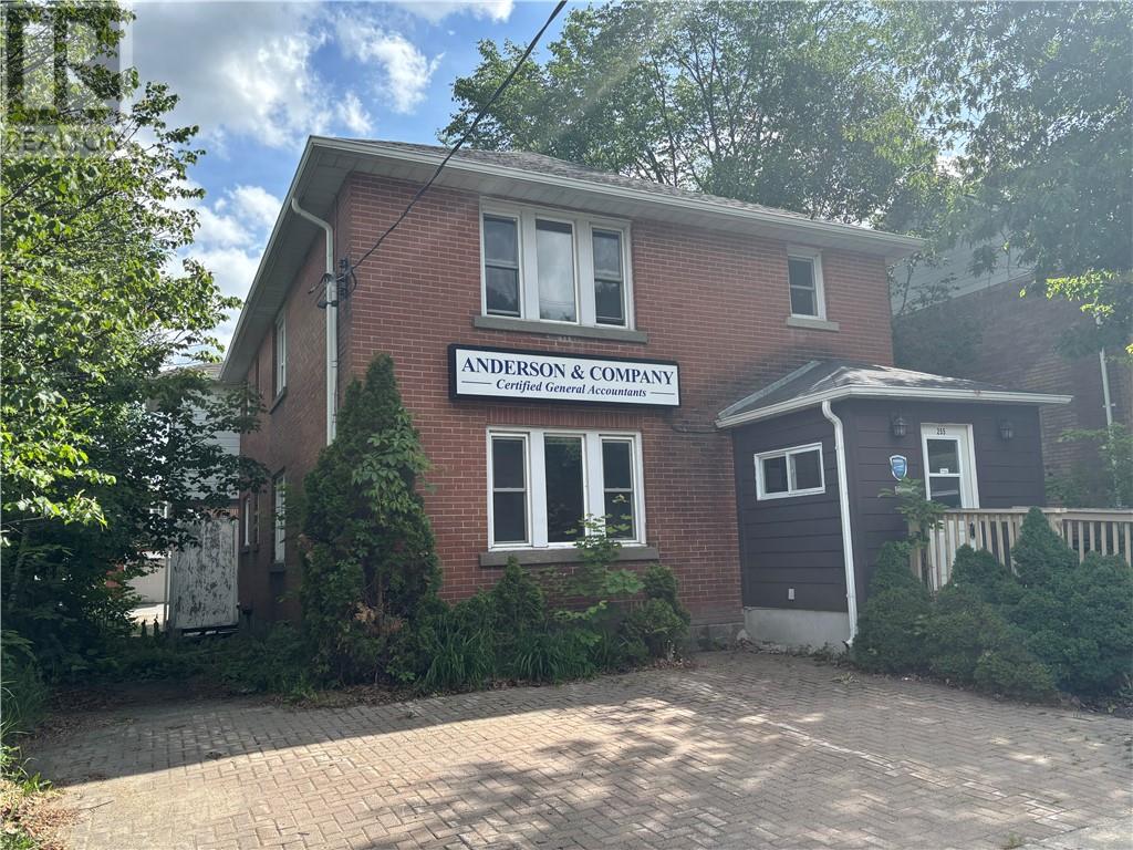 255 Pine Street, Sudbury — photo 2
