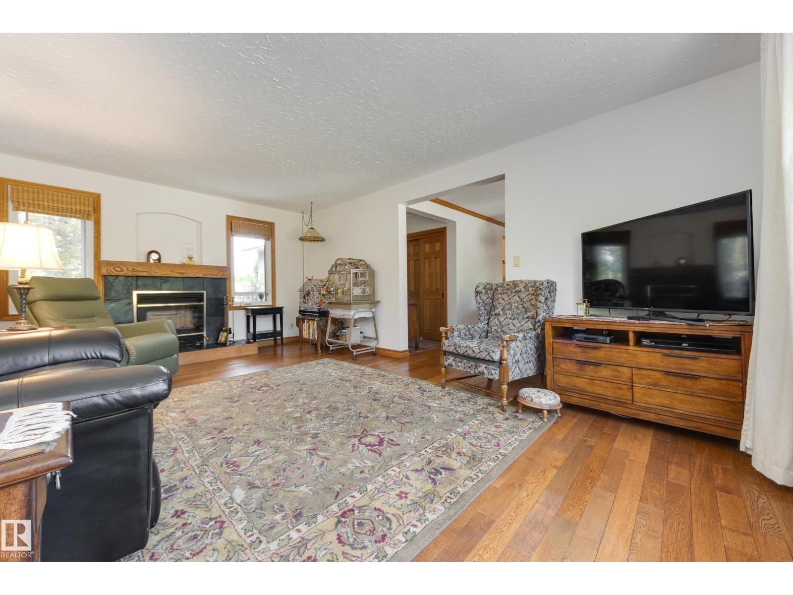 7216 103 AV NW — photo 12