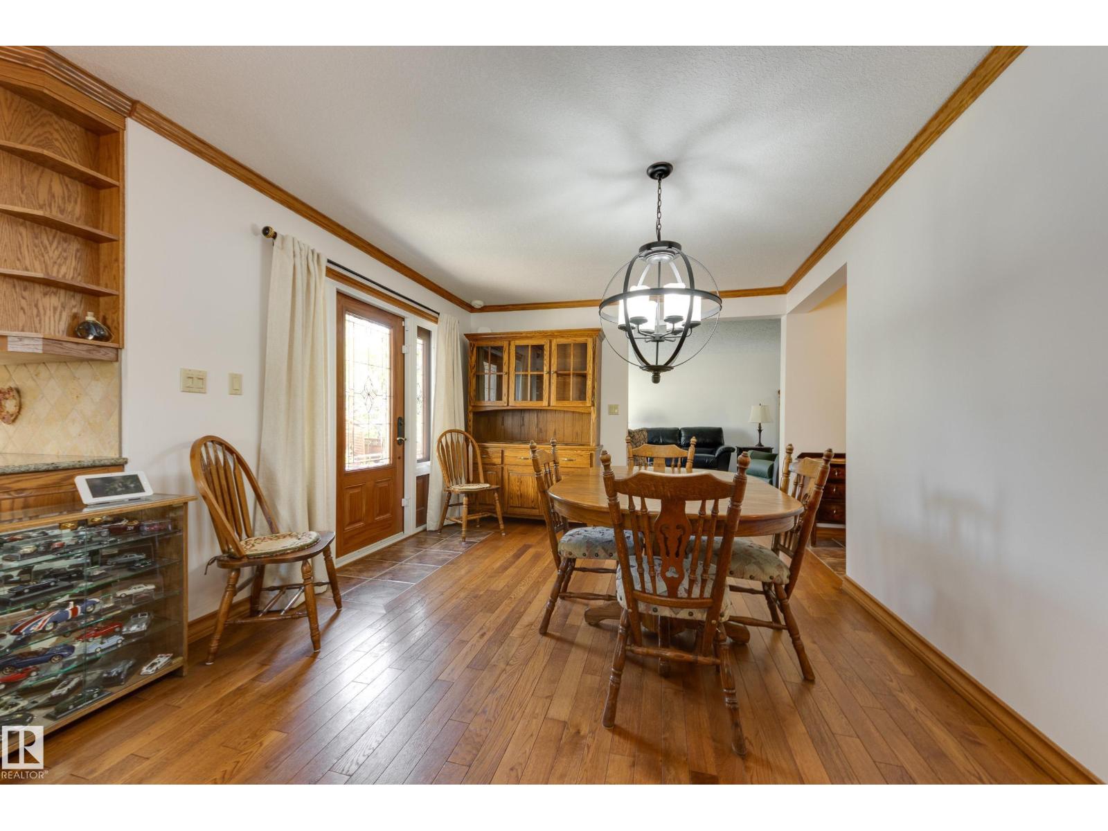 7216 103 AV NW — photo 14