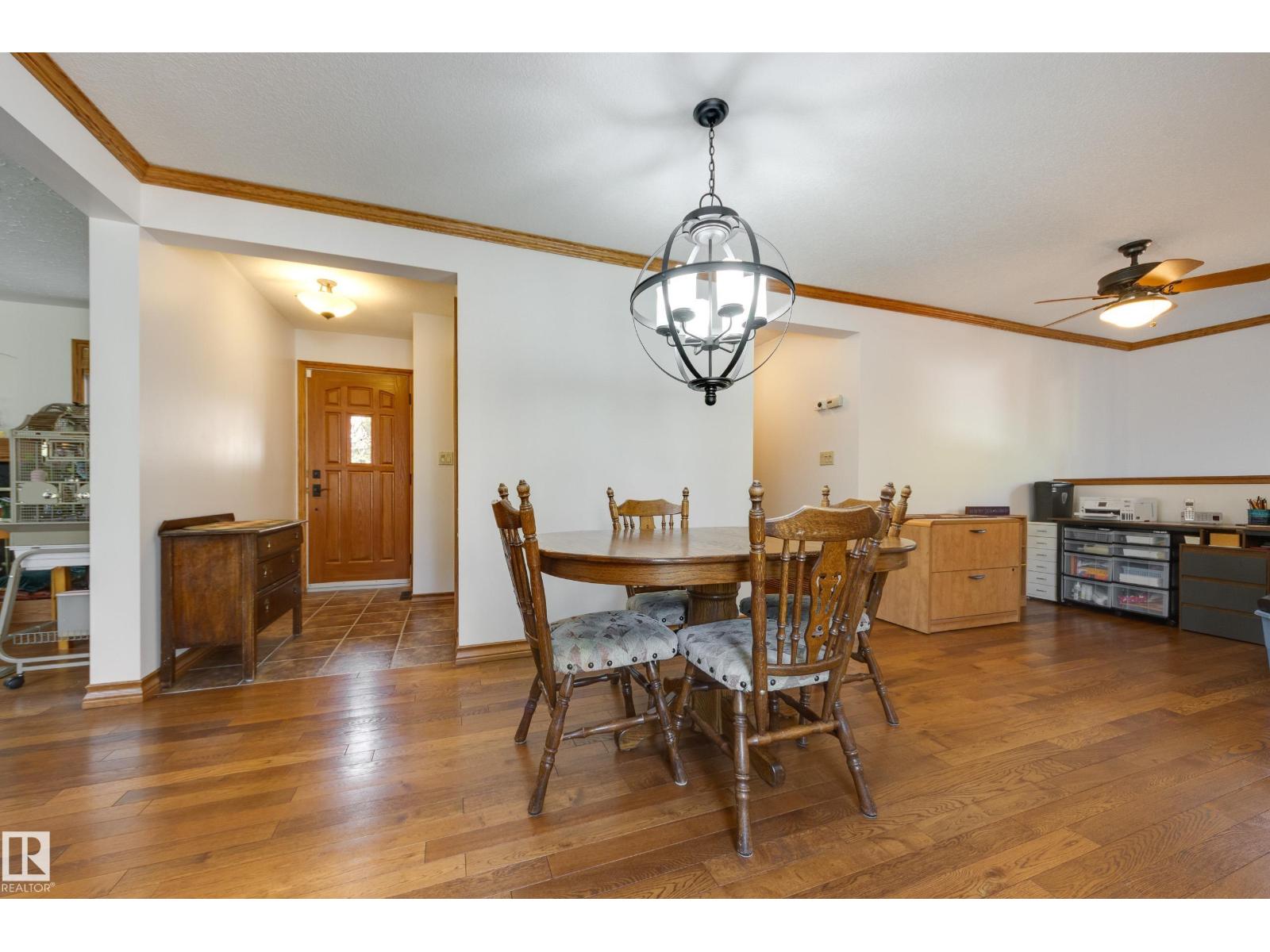 7216 103 AV NW — photo 16