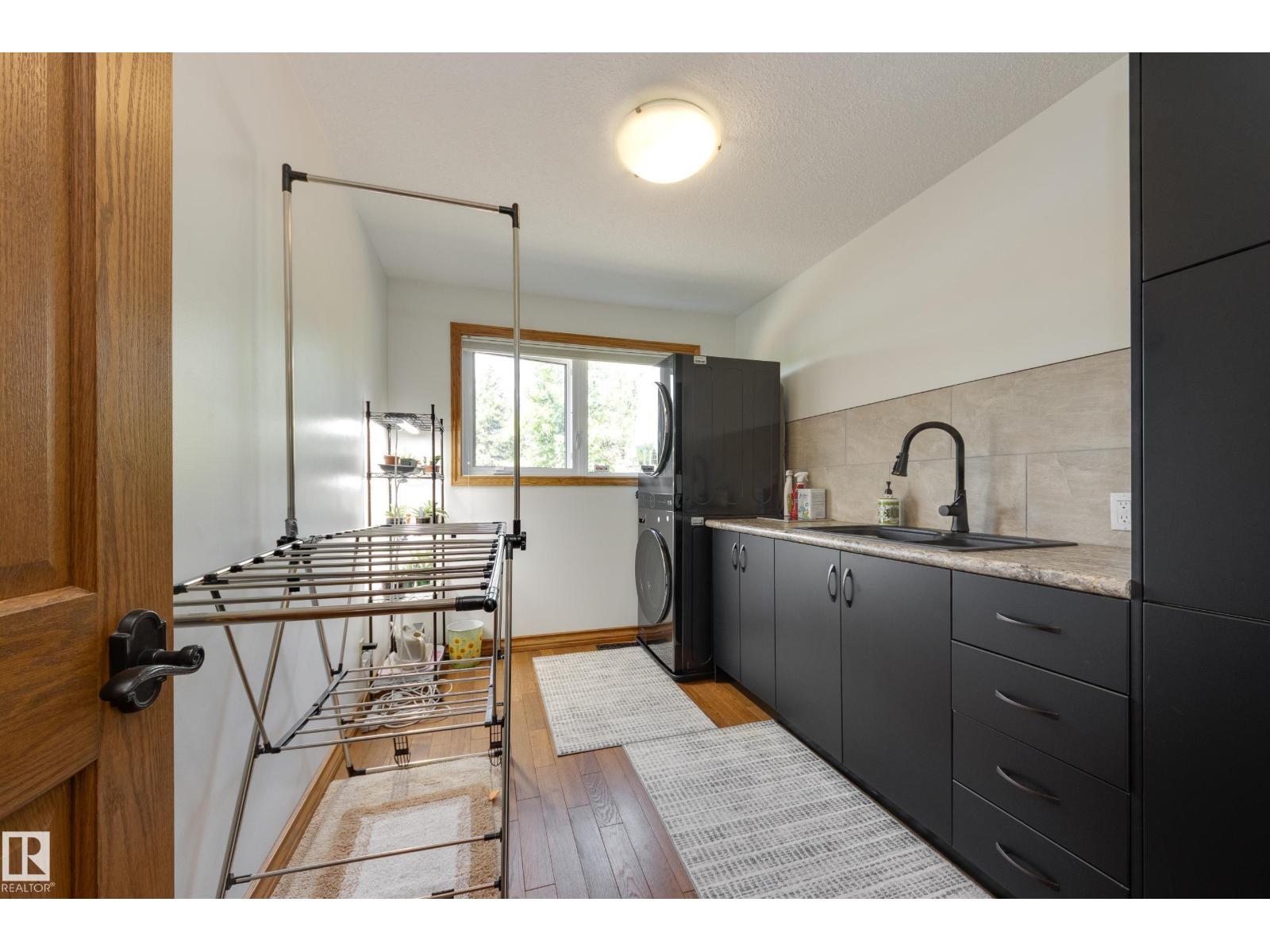 7216 103 AV NW — photo 36