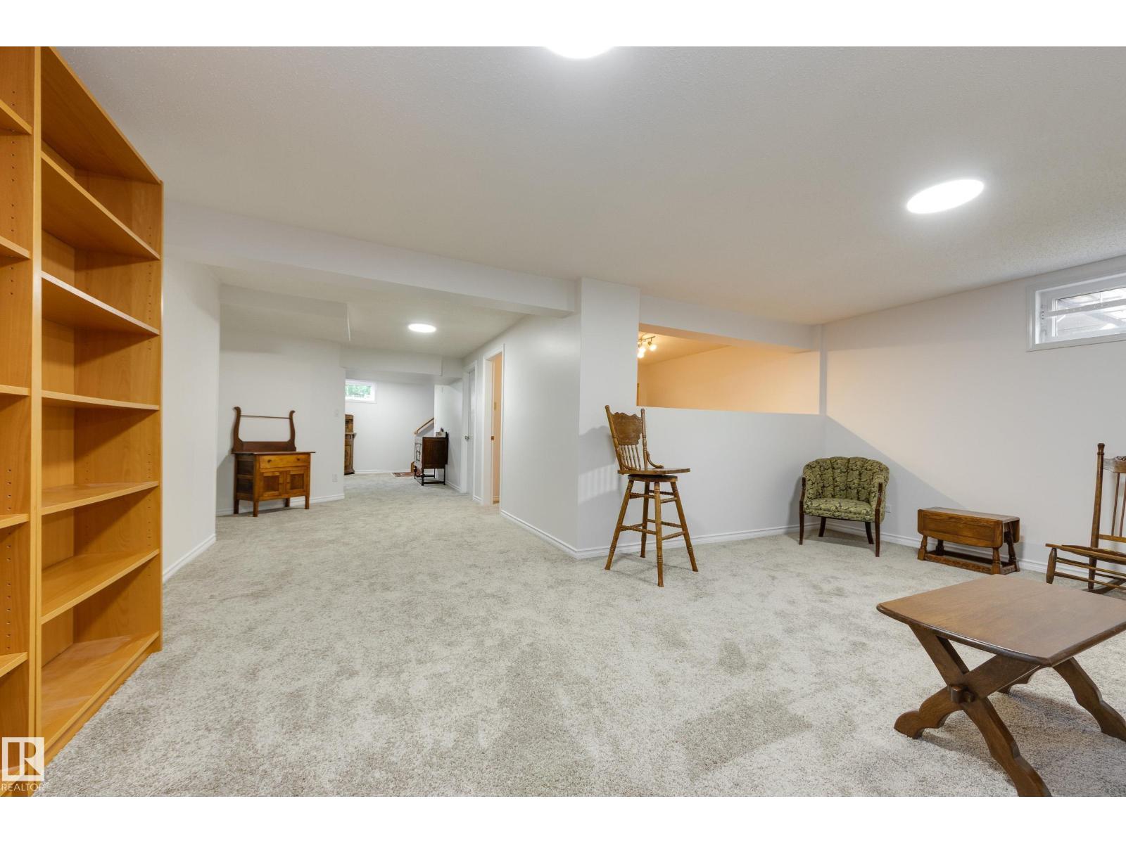 7216 103 AV NW — photo 45